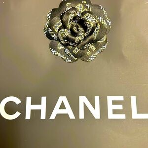 CHANEL.  Shopping Bag